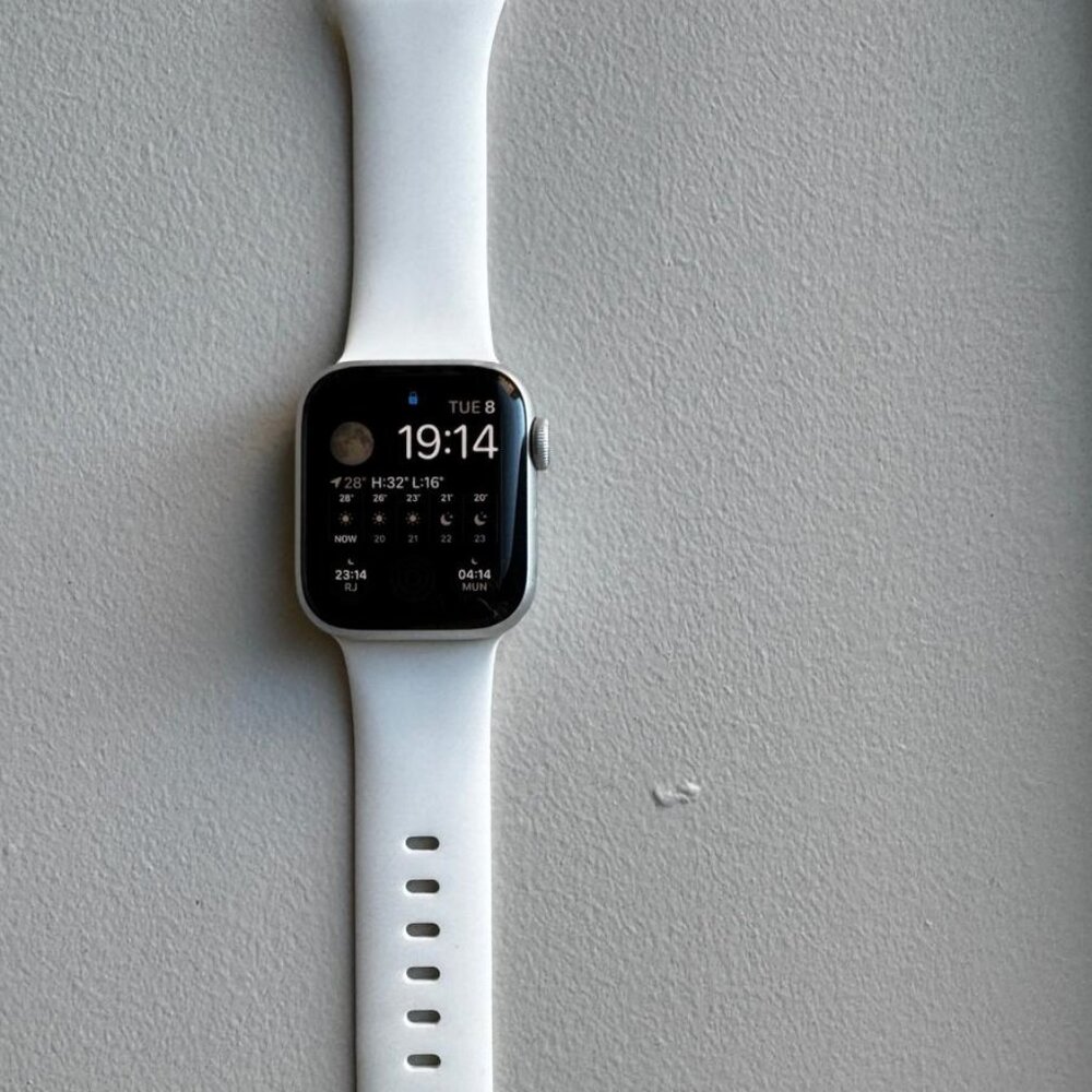 Apple Watch - SE 40mm (GPS + Cellular)